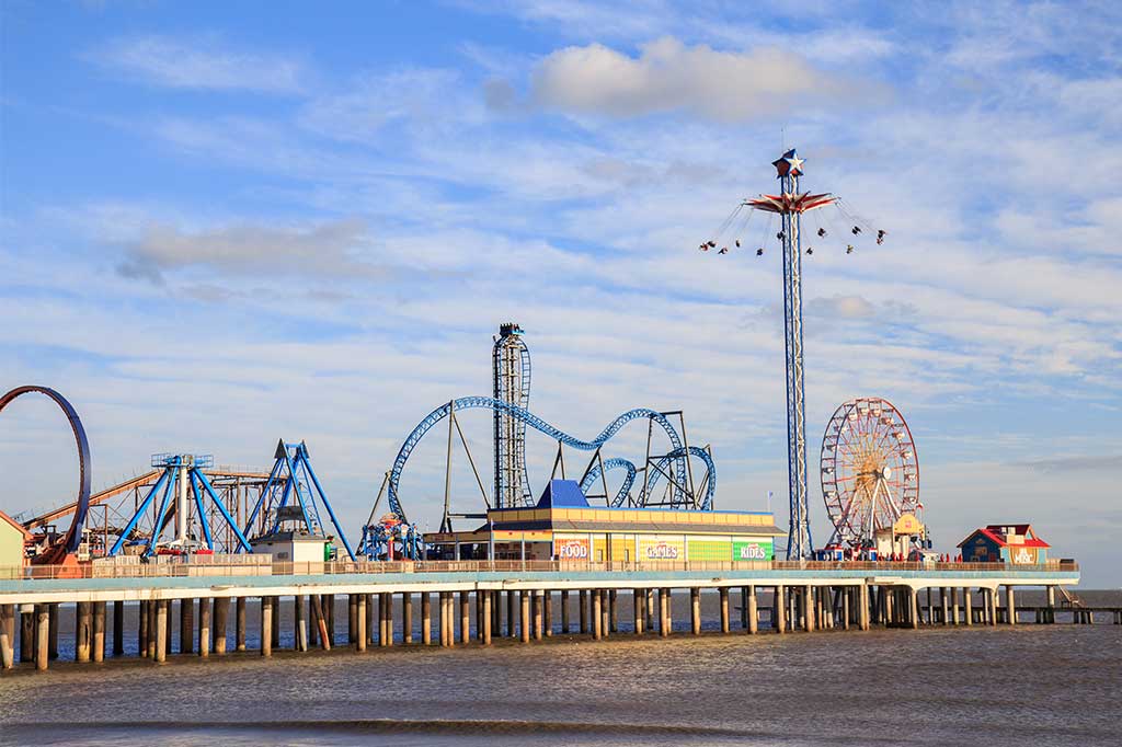 Pleasure Pier Neighborhood Restaurants, Attractions, and Beaches